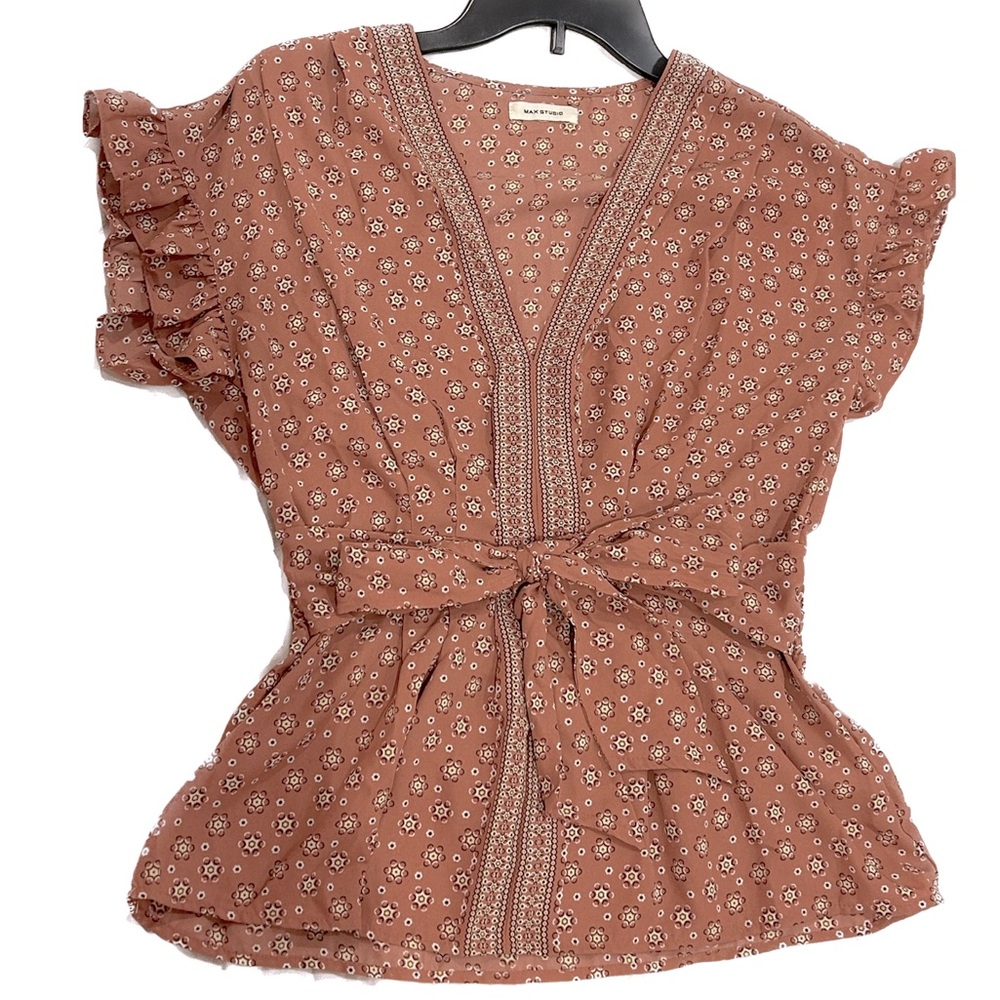 Coral Floral Top - Max Studio - New without Tag - size Small - Never worn